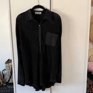 Europa / Black Button-Up Pleated Shirt